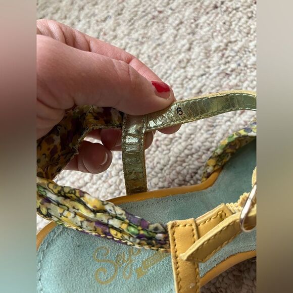 Anthropologie | Seychelles vintage style heels with botanical silk | size 6 - Picture 6 of 7